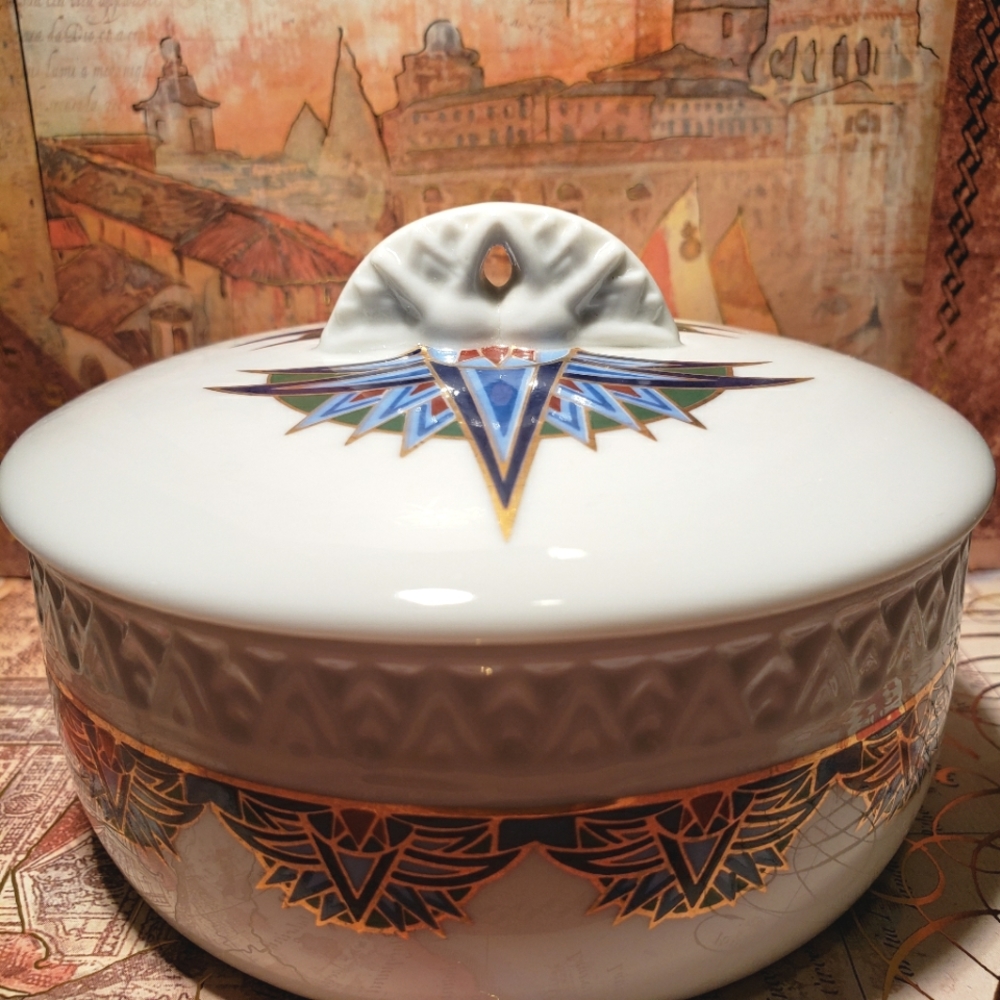 Treasures of the Pharaohs porcelain.